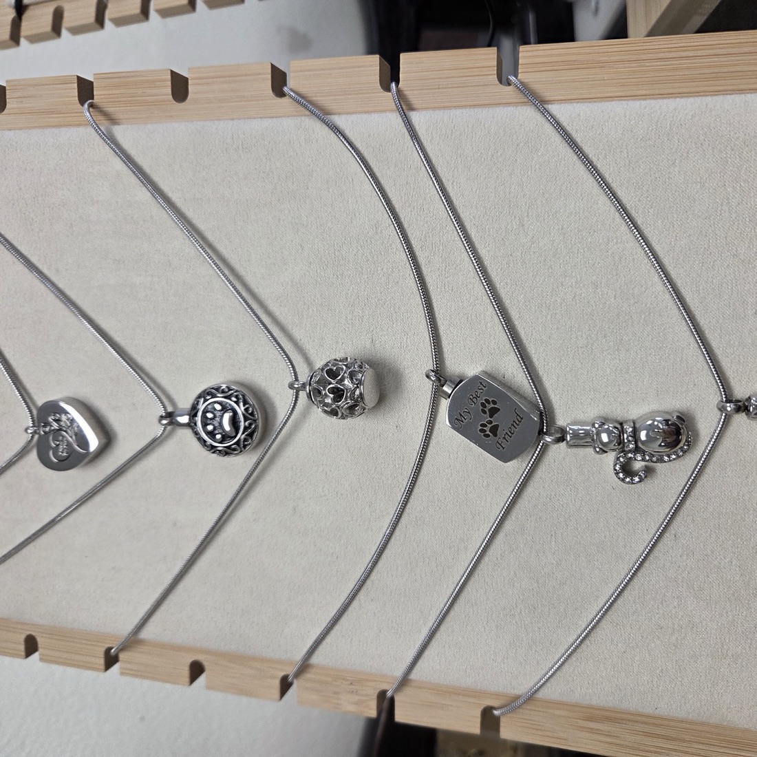 Necklaces pet urn